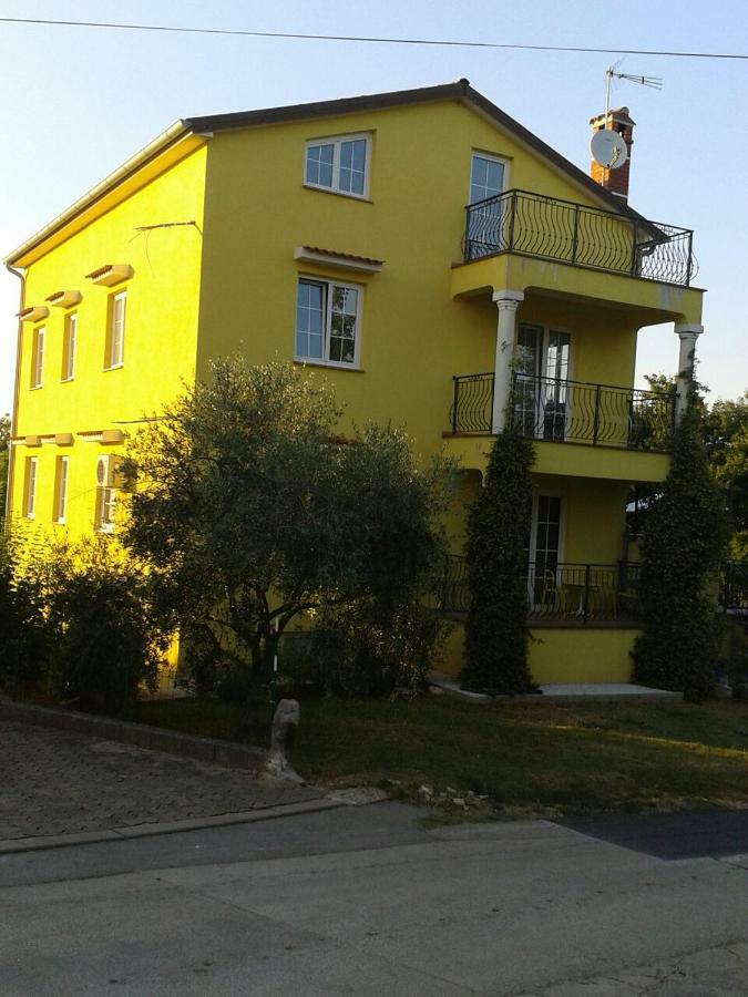 Apartment Luiza Funtana Exterior foto